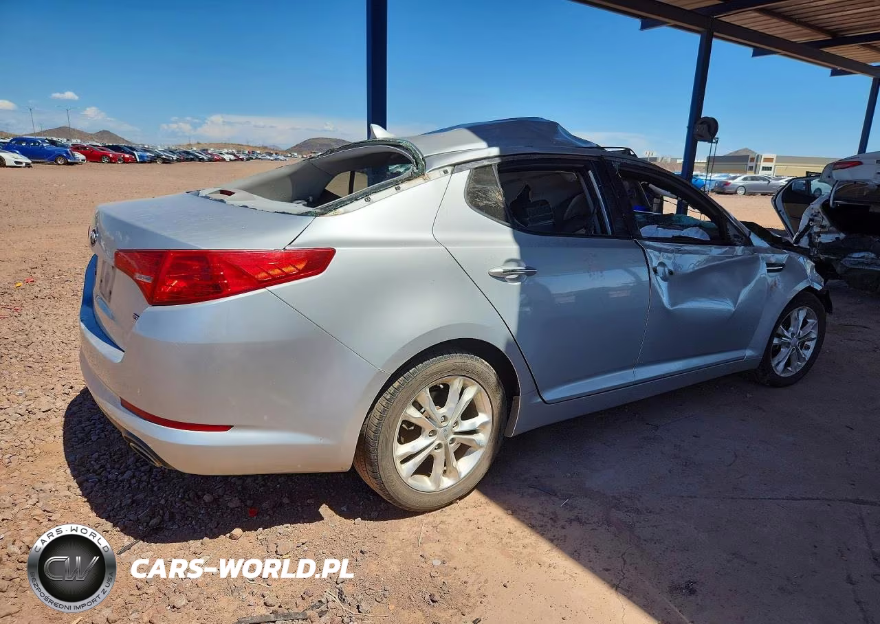 2012 Kia Optima Lx VIN:5XXGM4A74CG037559 - 3
