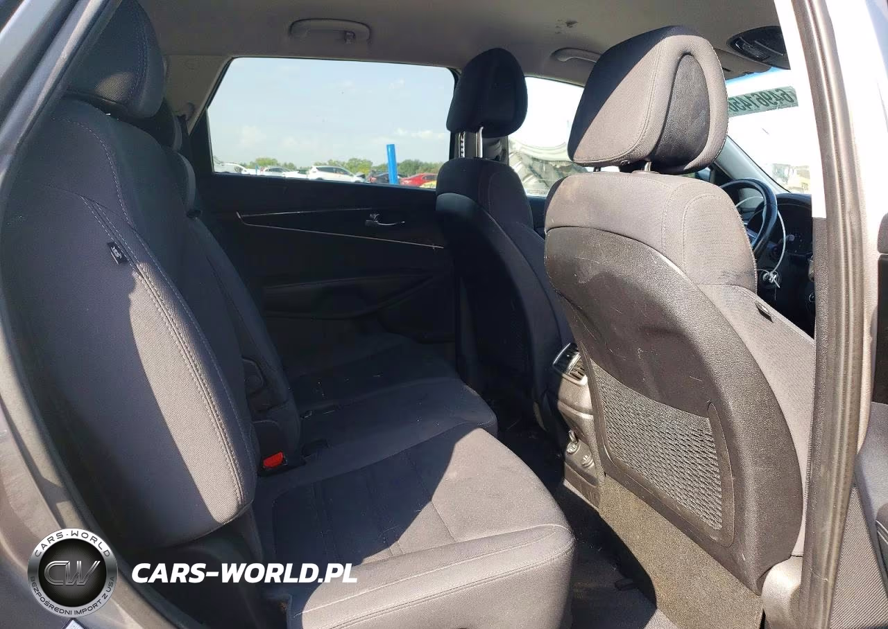 2016 Kia Sorento Lx VIN:5XYPGDA34GG061785 - 10