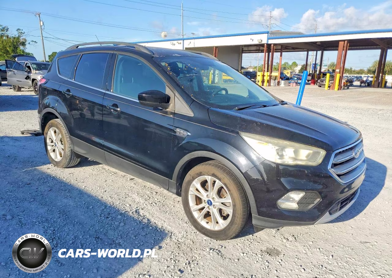 2017 Ford Escape Se VIN:1FMCU0GD1HUC84605 - 4