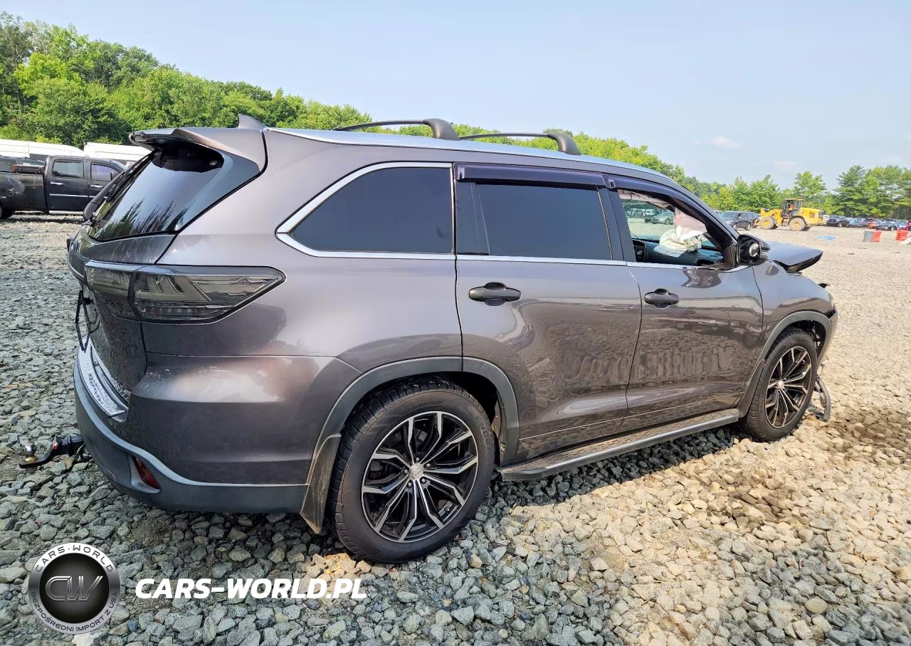 2015 Toyota Highlander Xle VIN:5TDJKRFH5FS142351 - 3