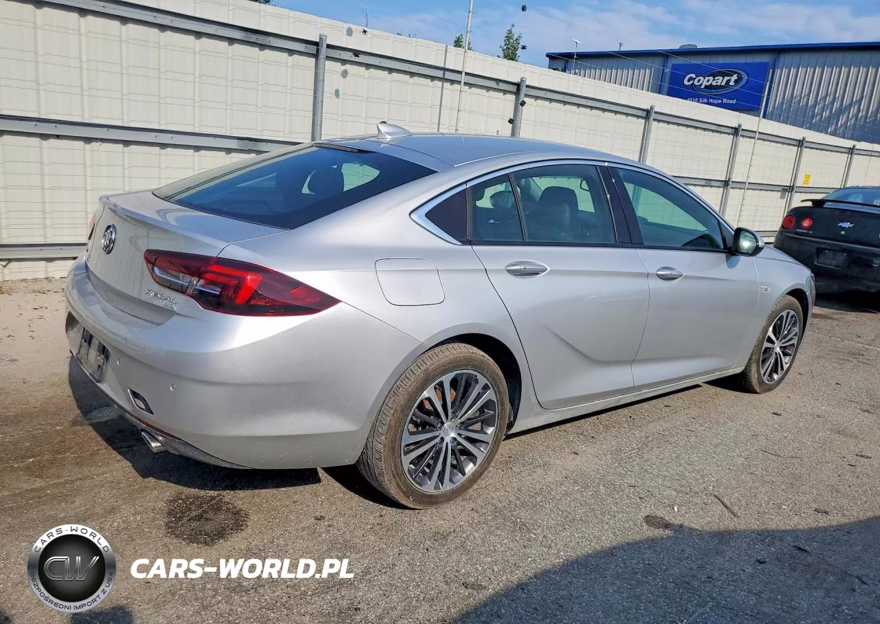 2018 Buick Regal Sportback Essence VIN:W04GR6SX5J1080158 - 3