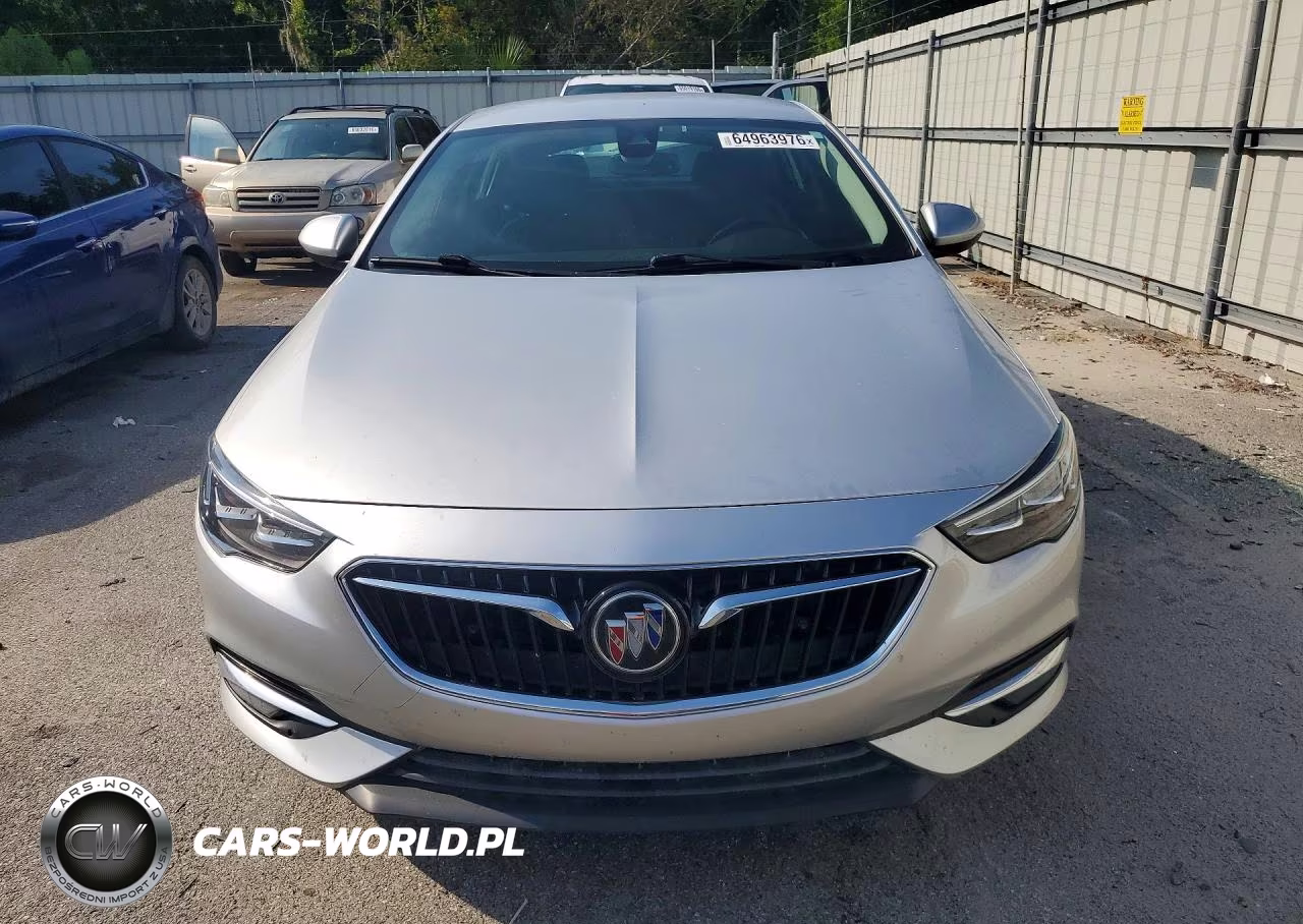 2018 Buick Regal Sportback Essence VIN:W04GR6SX5J1080158 - 5