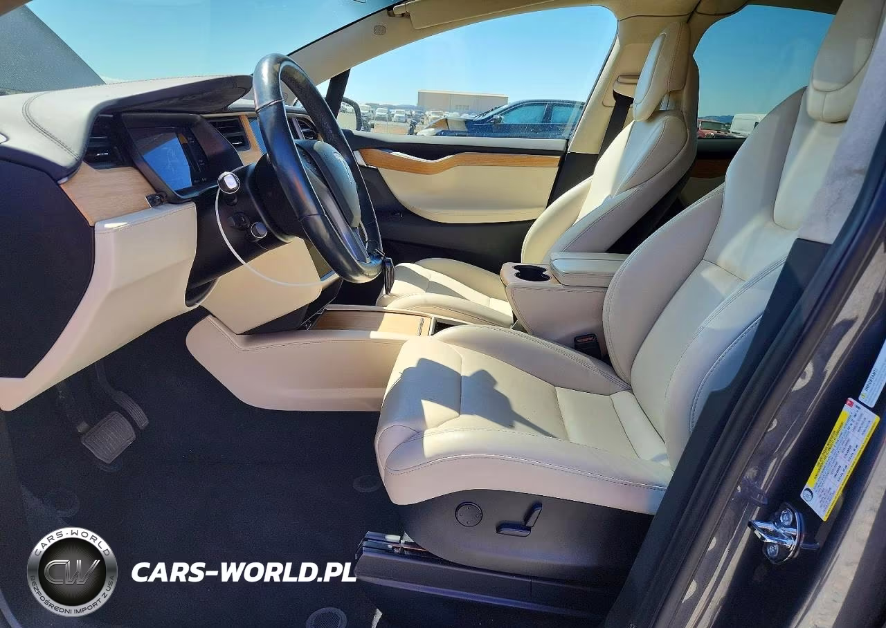 2018 Tesla Model X VIN:5YJXCBE27JF110302 - 7