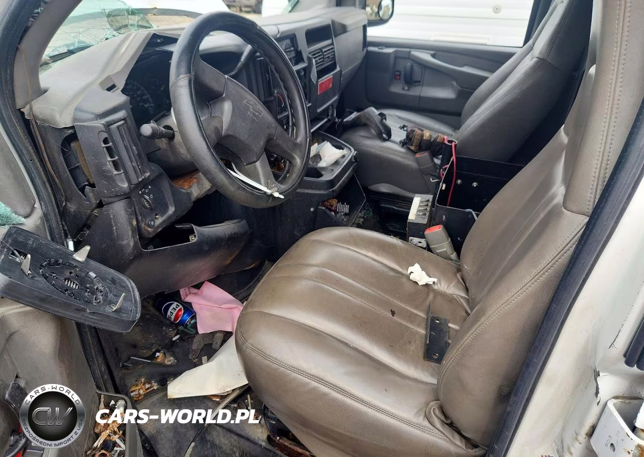 2006 Chevrolet Express 3500 Van With Bucket Lift VIN:1GCHG35UX61186211 - 7