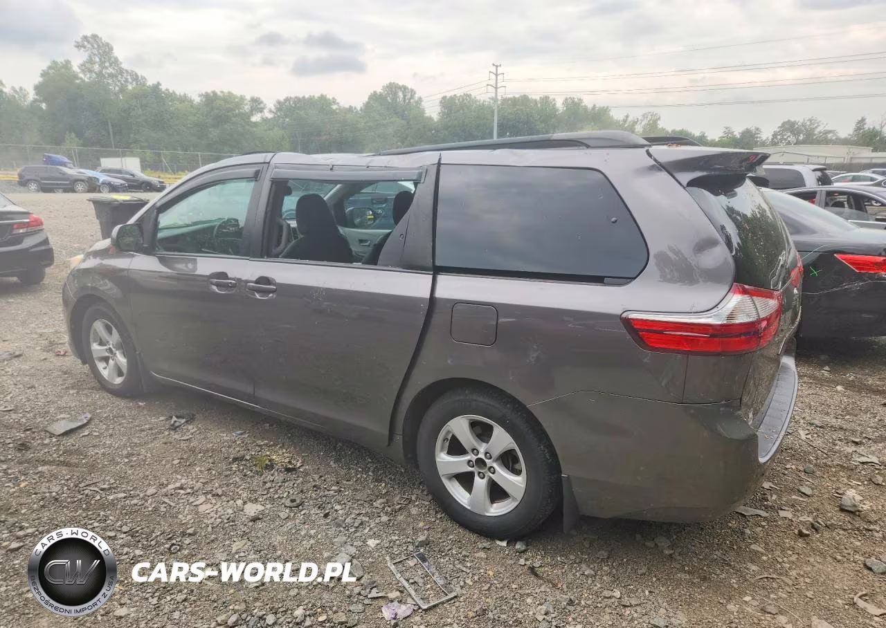 2017 Toyota Sienna Le VIN:5TDKZ3DC9HS832143 - 2