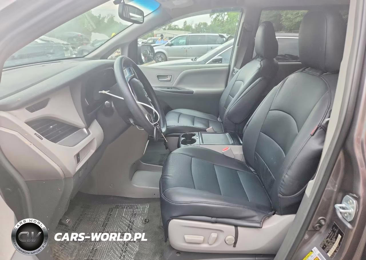 2017 Toyota Sienna Le VIN:5TDKZ3DC9HS832143 - 7