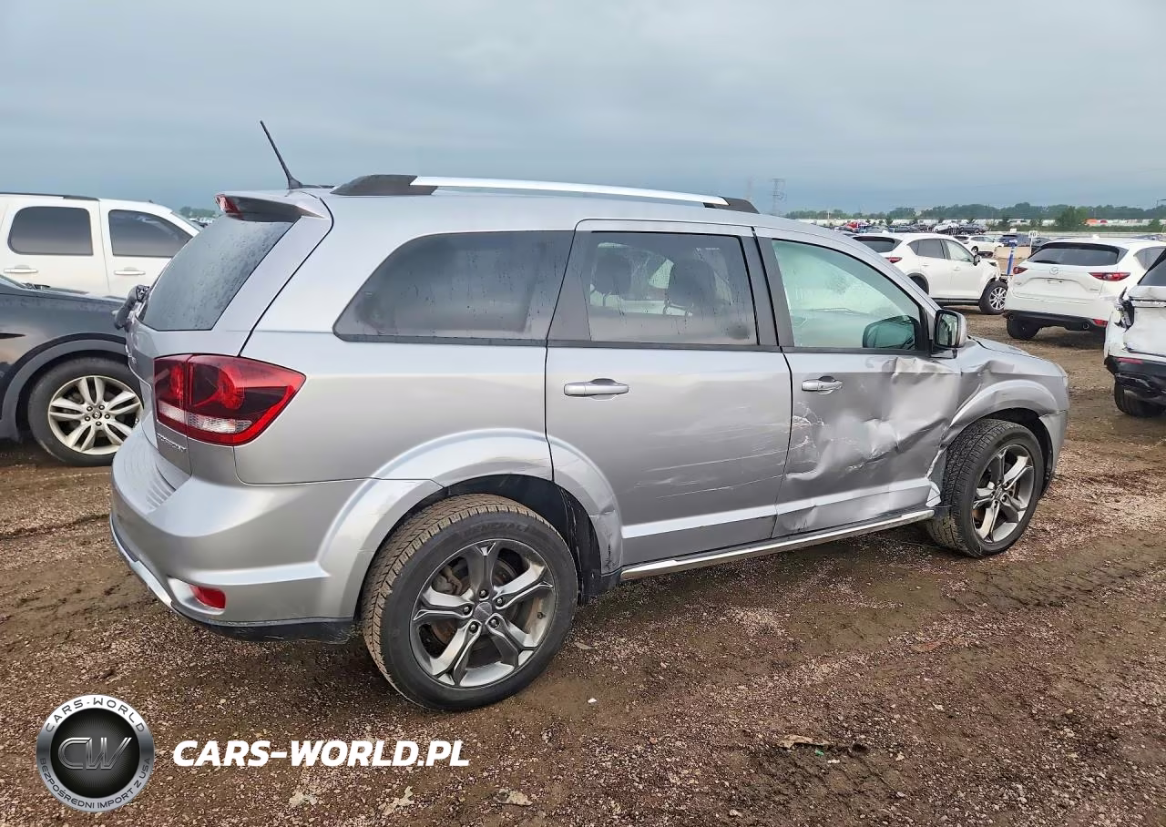2017 Dodge Journey Crossroad VIN:3C4PDDGG2HT540607 - 3