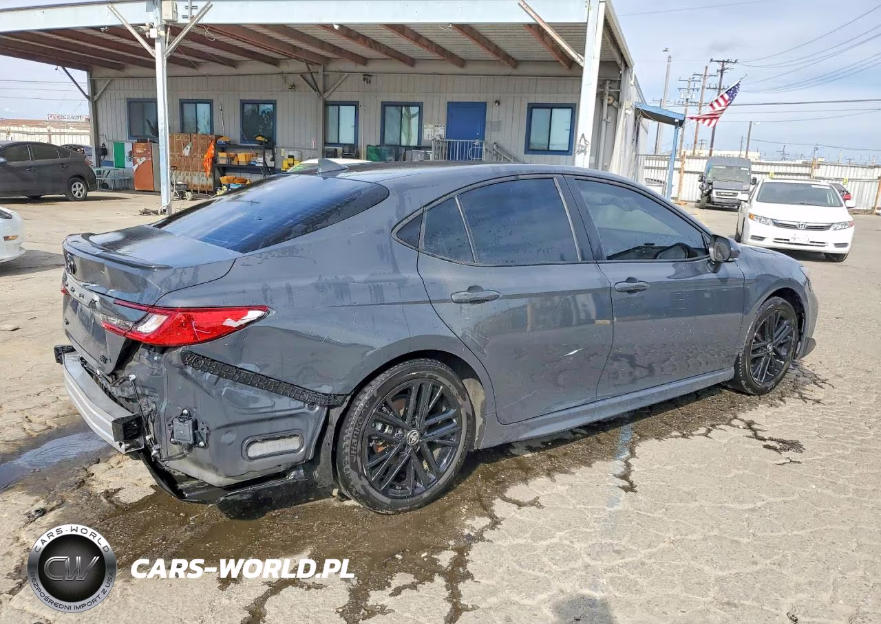 2025 Toyota Camry Se VIN:4T1DAACK3SU615182 - 3