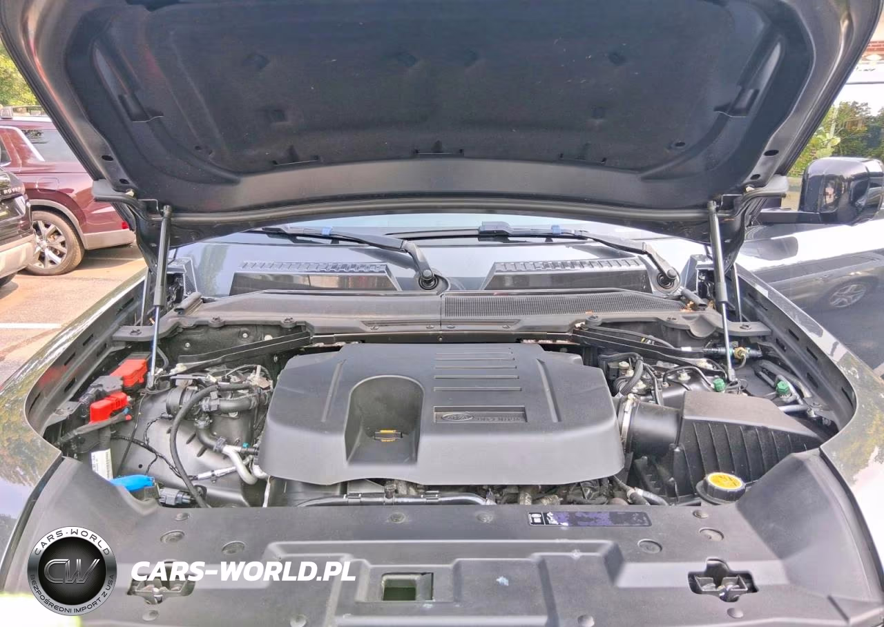 2023 Land Rover Defender 130 X-Dynamic Se VIN:SALE2FEU3P2185201 - 10