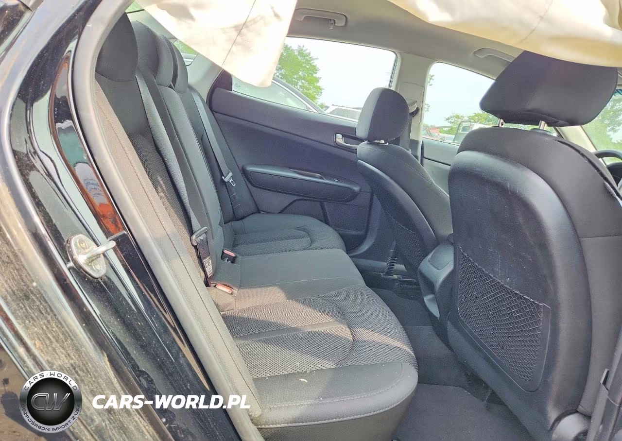 2019 Kia Optima Lx VIN:5XXGT4L30KG353116 - 10