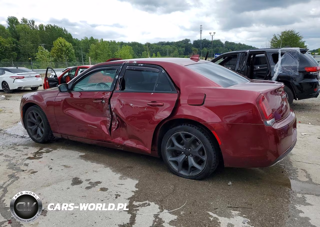 2020 Chrysler 300 Touring VIN:2C3CCAAG5LH239117 - 2