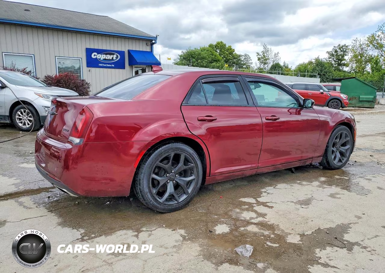 2020 Chrysler 300 Touring VIN:2C3CCAAG5LH239117 - 3