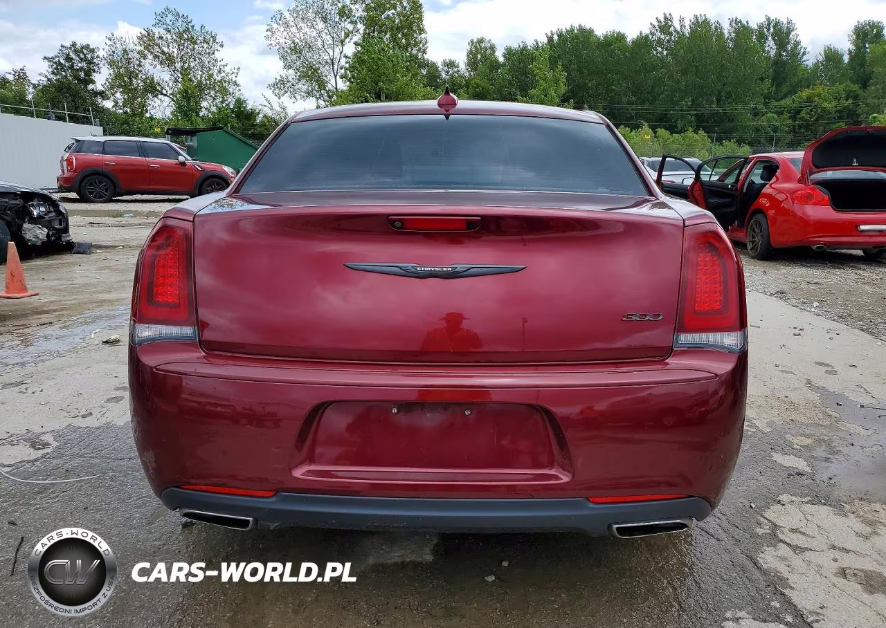 2020 Chrysler 300 Touring VIN:2C3CCAAG5LH239117 - 6