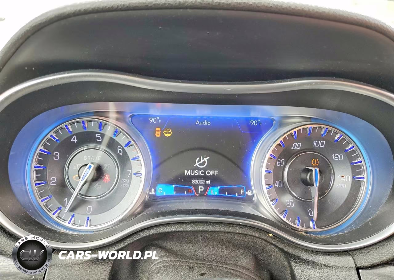 2020 Chrysler 300 Touring VIN:2C3CCAAG5LH239117 - 9