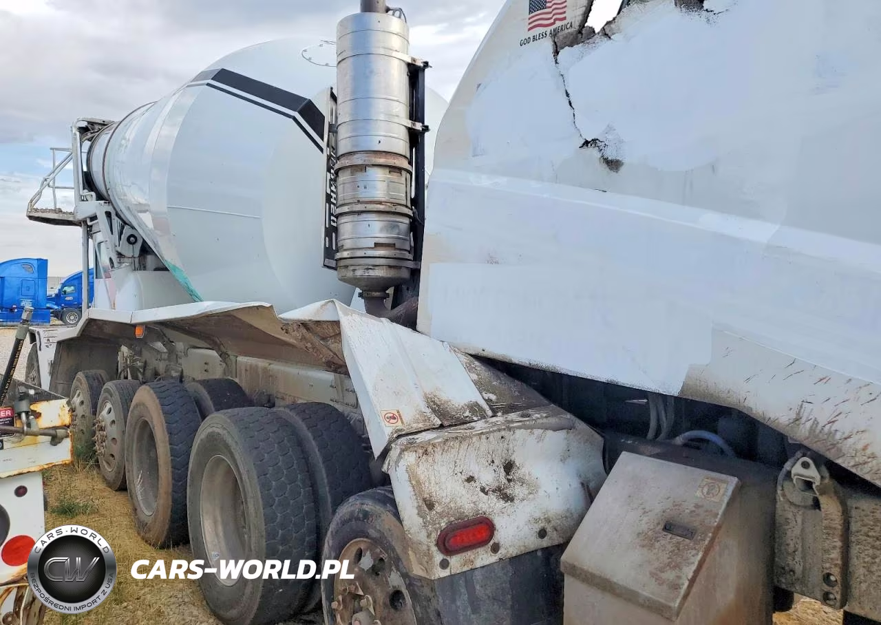 2022 Oshkosh Ready Mix Truck VIN:10TAFLGF8NS815603 - 9