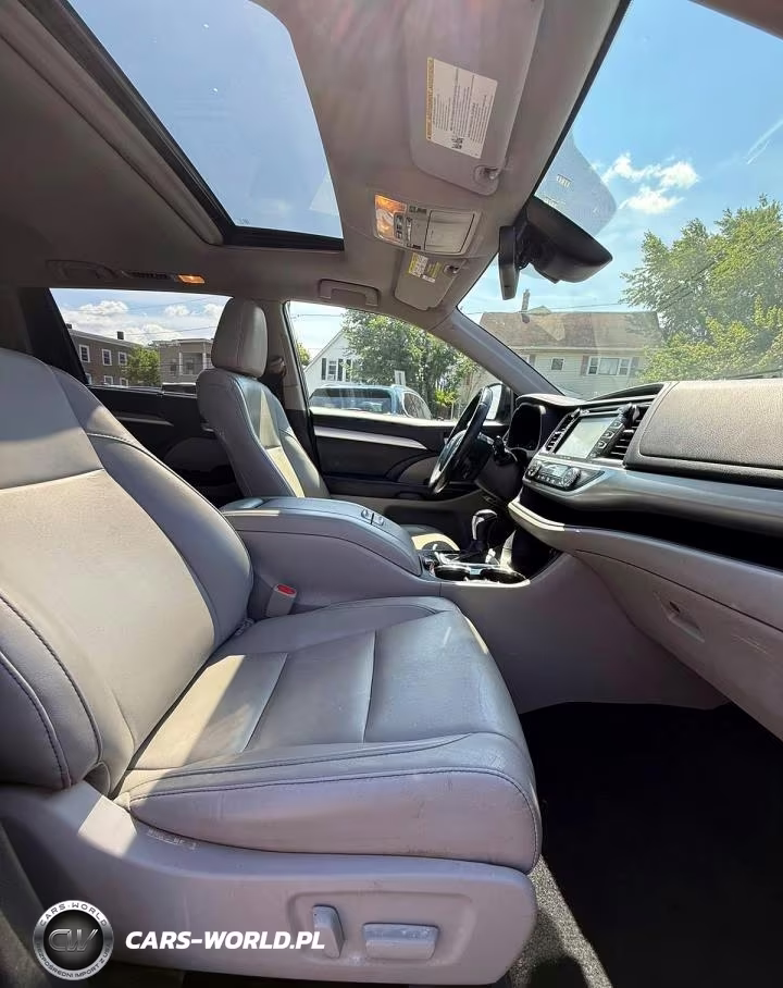 2018 Toyota Highlander Hybrid Xle VIN:5TDJGRFH7JS045355 - 9