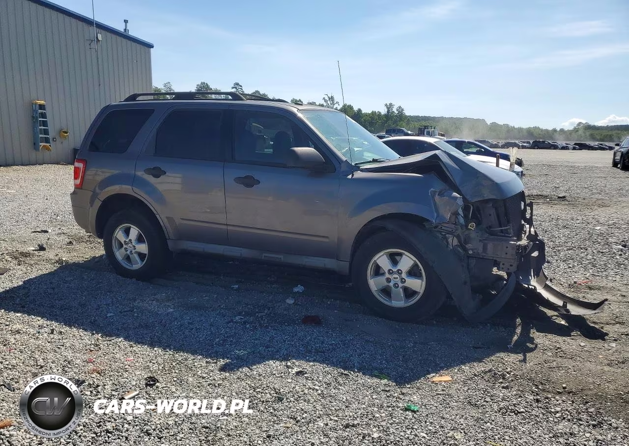 2010 Ford Escape Xlt VIN:1FMCU9DG4AKB81005 - 4