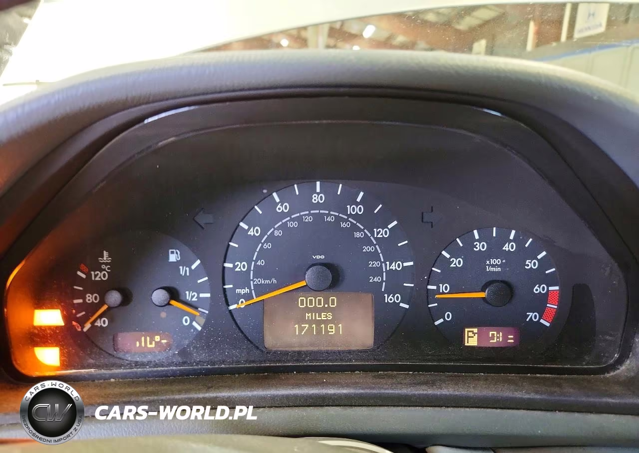 2002 Mercedes-Benz Clk 320 VIN:WDBLK65G02T119831 - 9