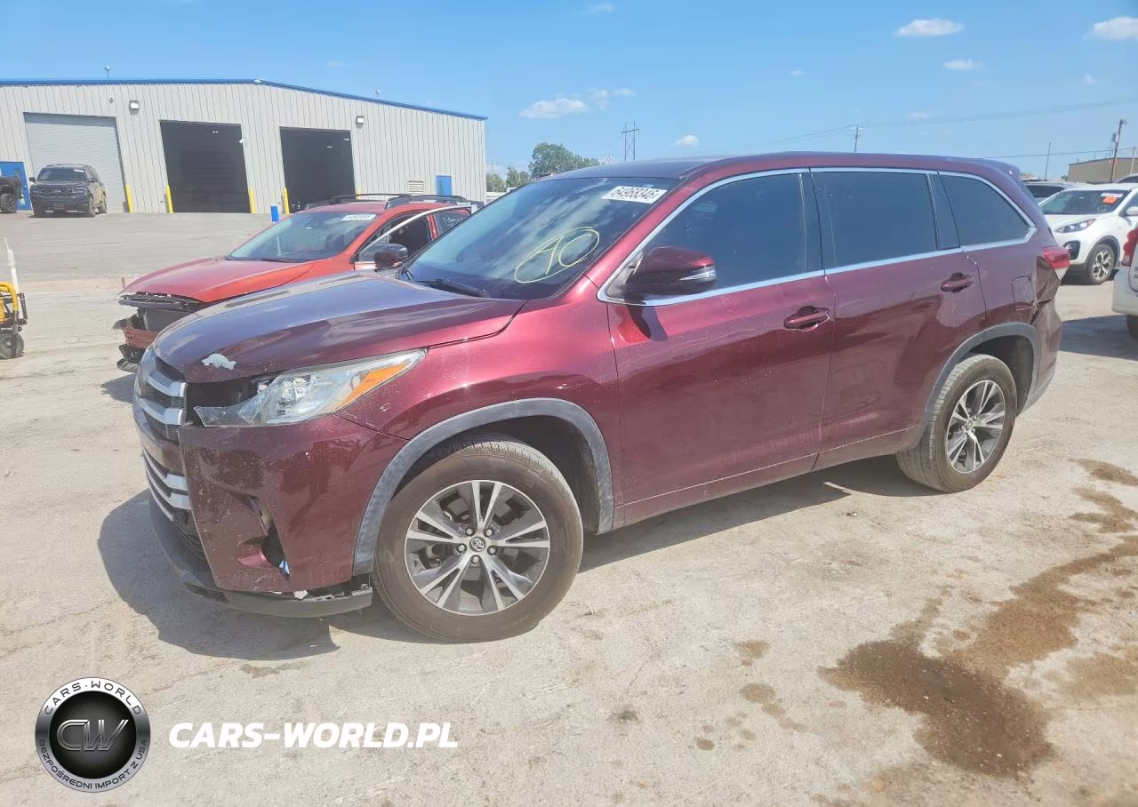 2018 Toyota Highlander Le VIN:5TDZZRFH1JS251204 - 1