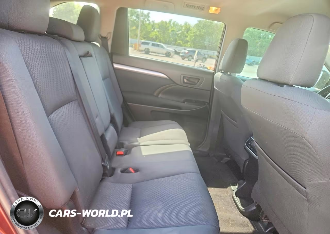2018 Toyota Highlander Le VIN:5TDZZRFH1JS251204 - 11