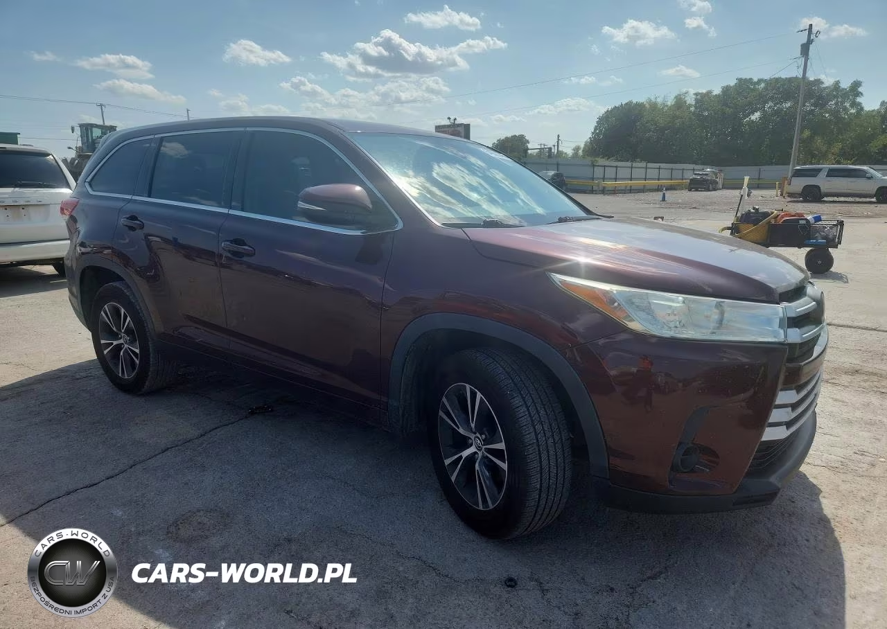 2018 Toyota Highlander Le VIN:5TDZZRFH1JS251204 - 4
