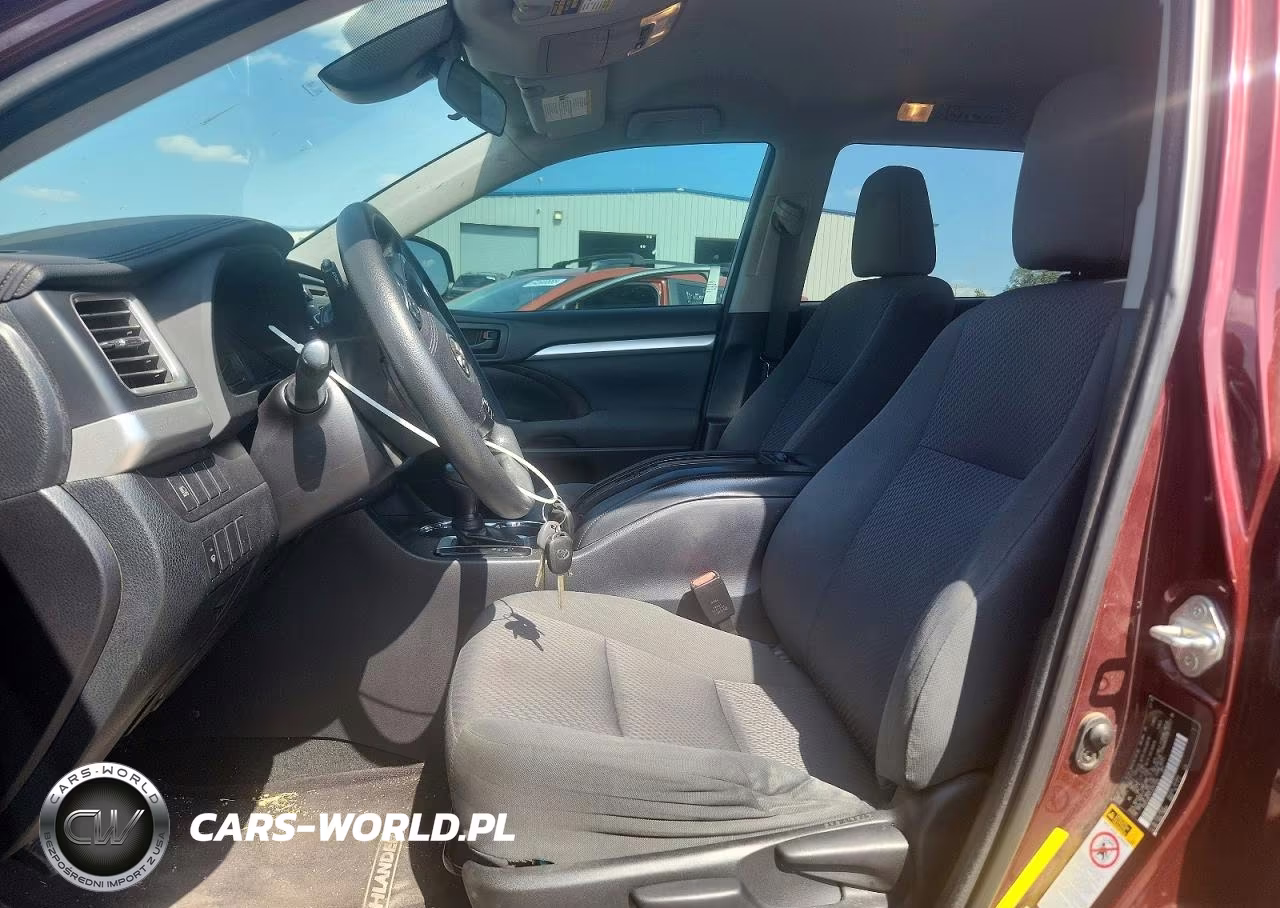 2018 Toyota Highlander Le VIN:5TDZZRFH1JS251204 - 7