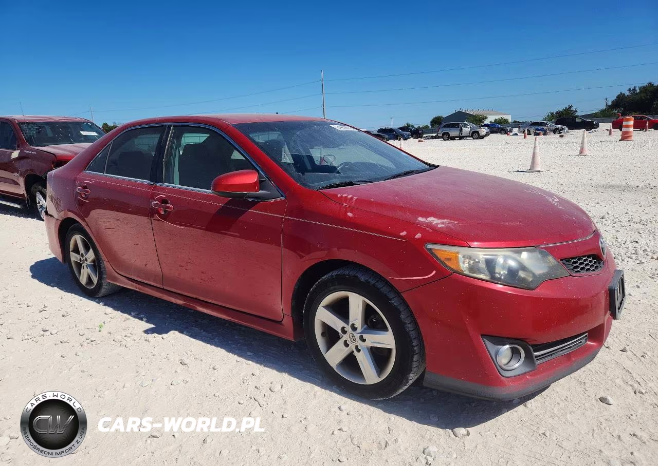 2014 Toyota Camry Se VIN:4T1BF1FK3EU741941 - 4