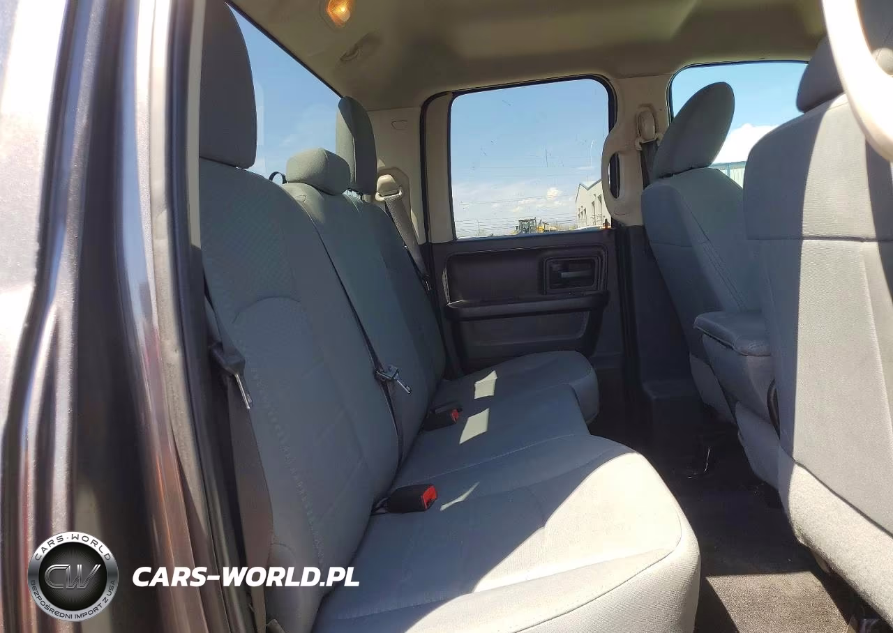 2019 Ram 1500 Classic Tradesman VIN:1C6RR6FG4KS594014 - 10