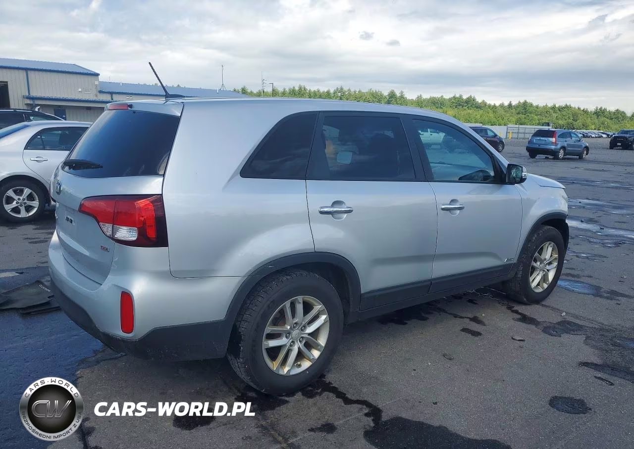 2014 Kia Sorento Lx VIN:5XYKTCA67EG470872 - 3