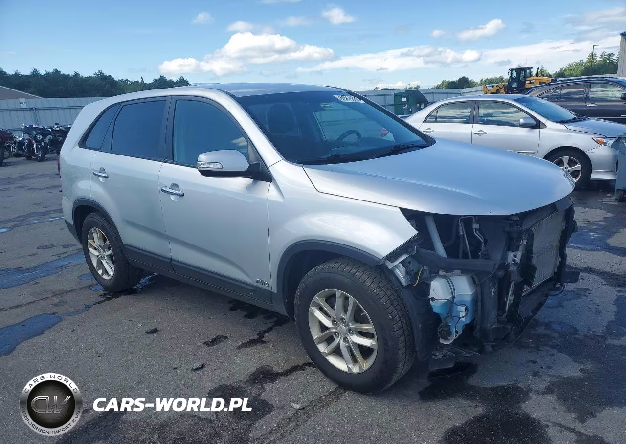 2014 Kia Sorento Lx VIN:5XYKTCA67EG470872 - 4