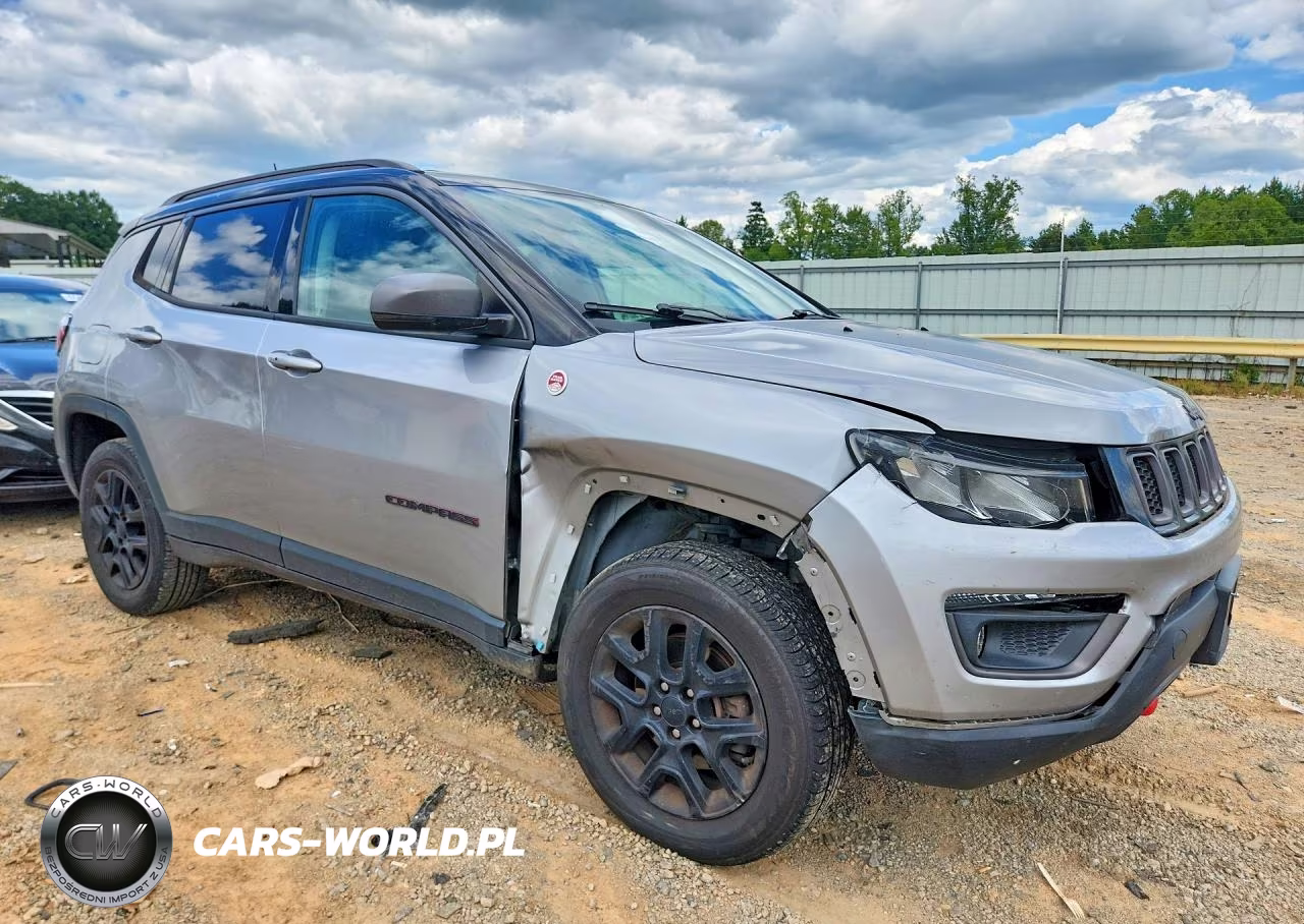 2019 Jeep Compass Trailhawk VIN:3C4NJDDB3KT669049 - 4