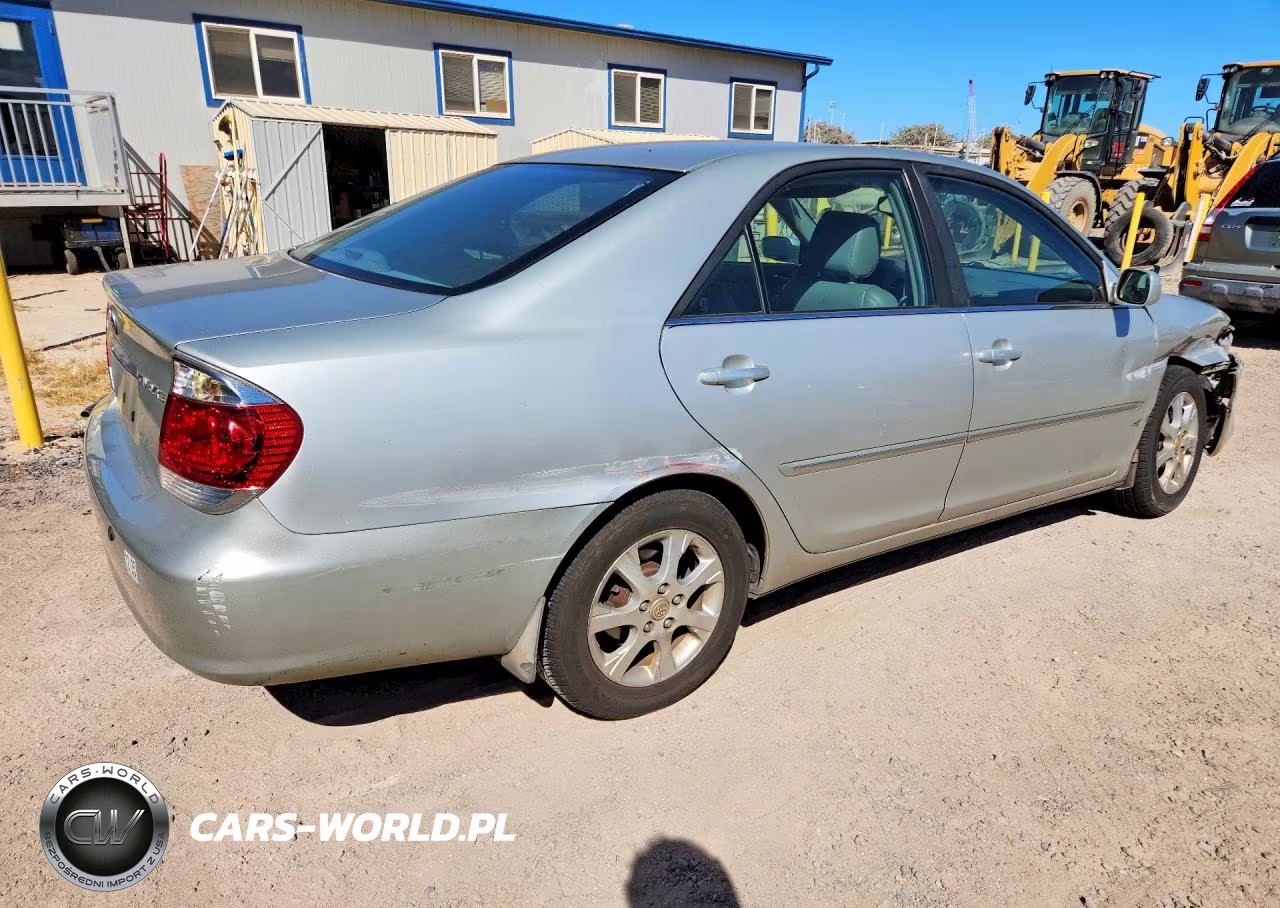 2005 Toyota Camry Standard VIN:JTDBE30KX53011512 - 3