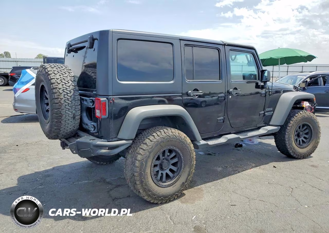 2015 Jeep Wrangler Unlimited Sport VIN:1C4BJWDG7FL596778 - 3