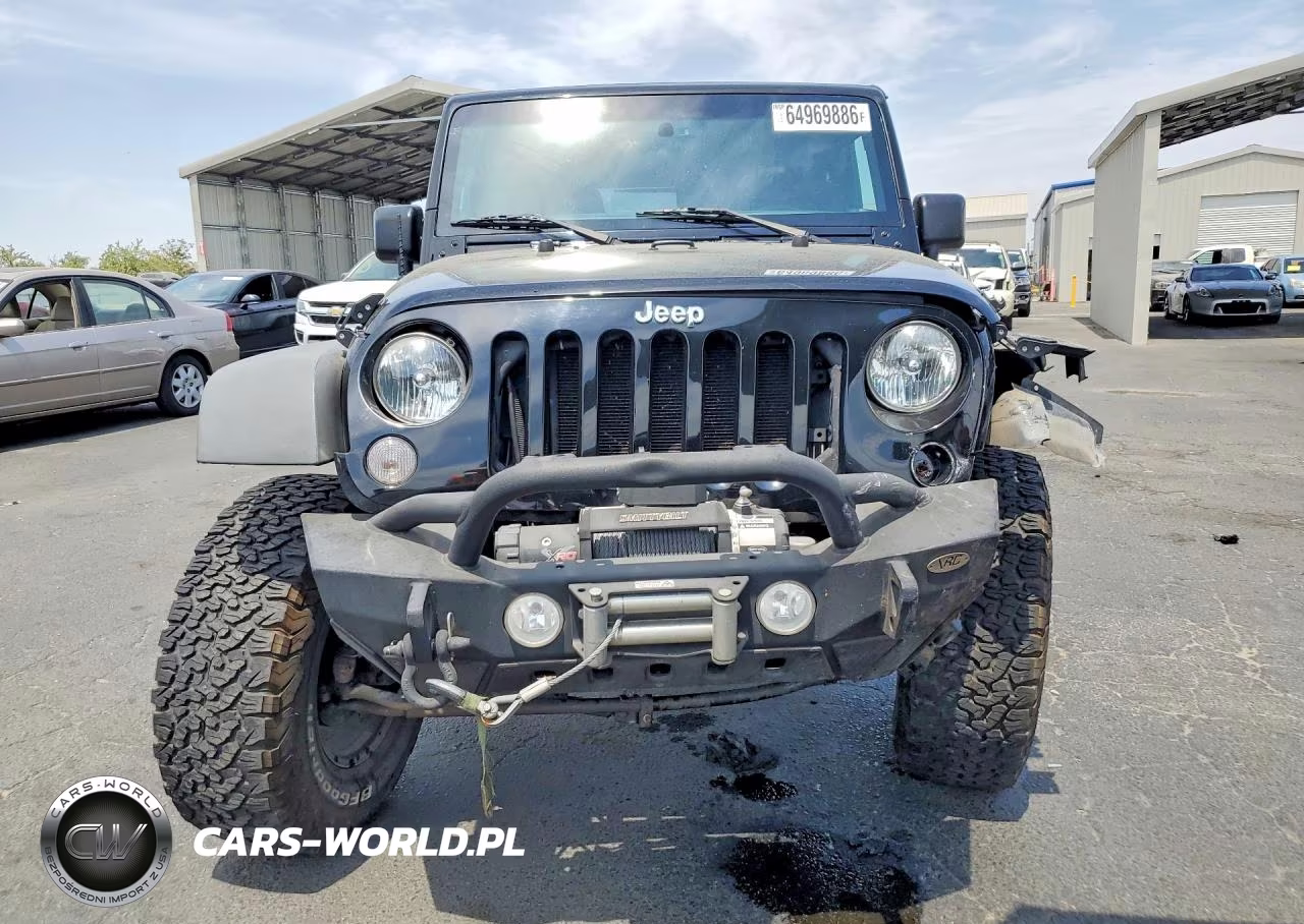 2015 Jeep Wrangler Unlimited Sport VIN:1C4BJWDG7FL596778 - 5