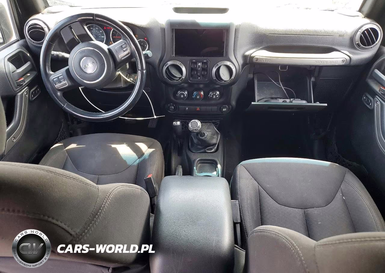 2015 Jeep Wrangler Unlimited Sport VIN:1C4BJWDG7FL596778 - 8