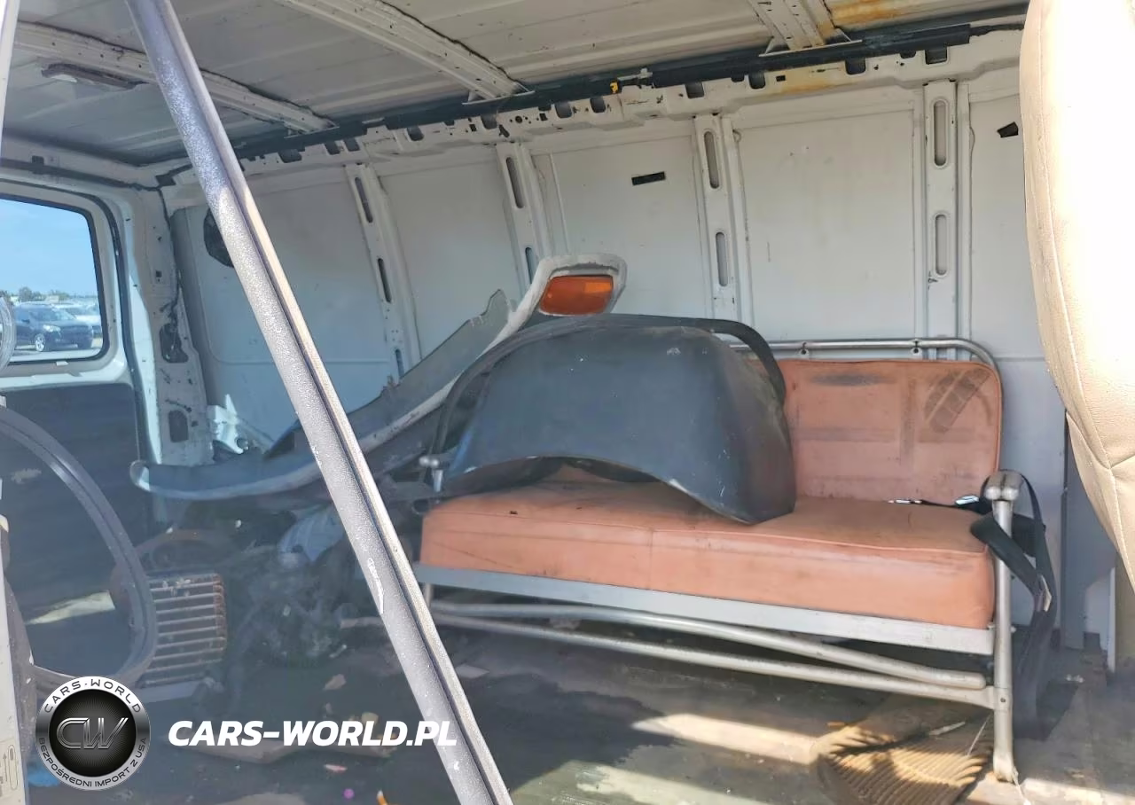 2002 Chevrolet Express G2500 Delivery Van VIN:1GCGG25R221179622 - 11