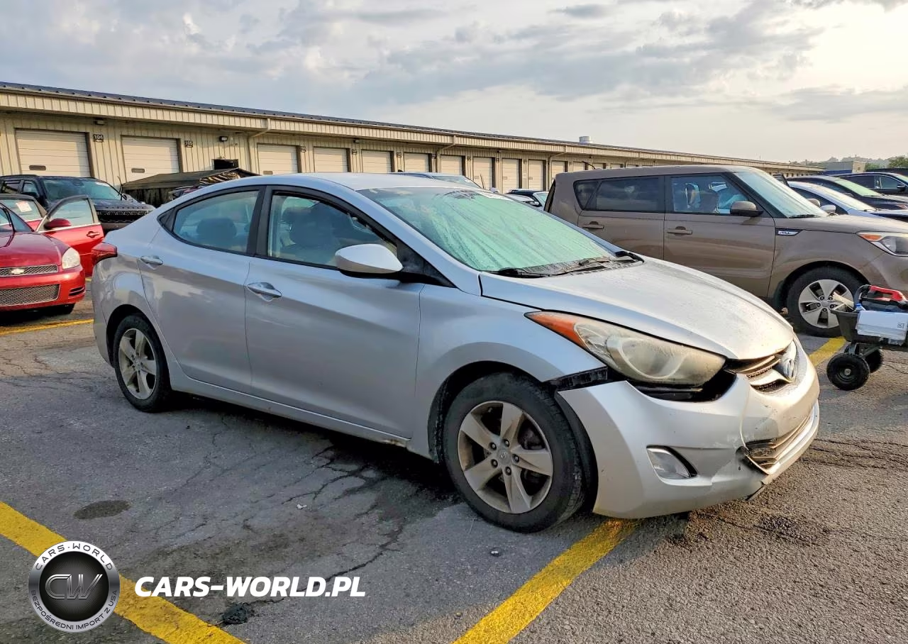2013 Hyundai Elantra Gls VIN:KMHDH4AE6DU846333 - 4