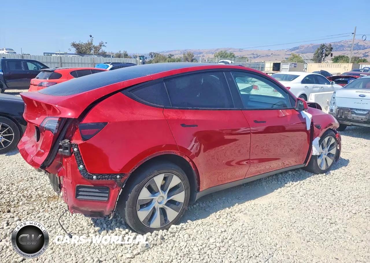 2022 Tesla Model Y VIN:7SAYGDEE6NF432470 - 3