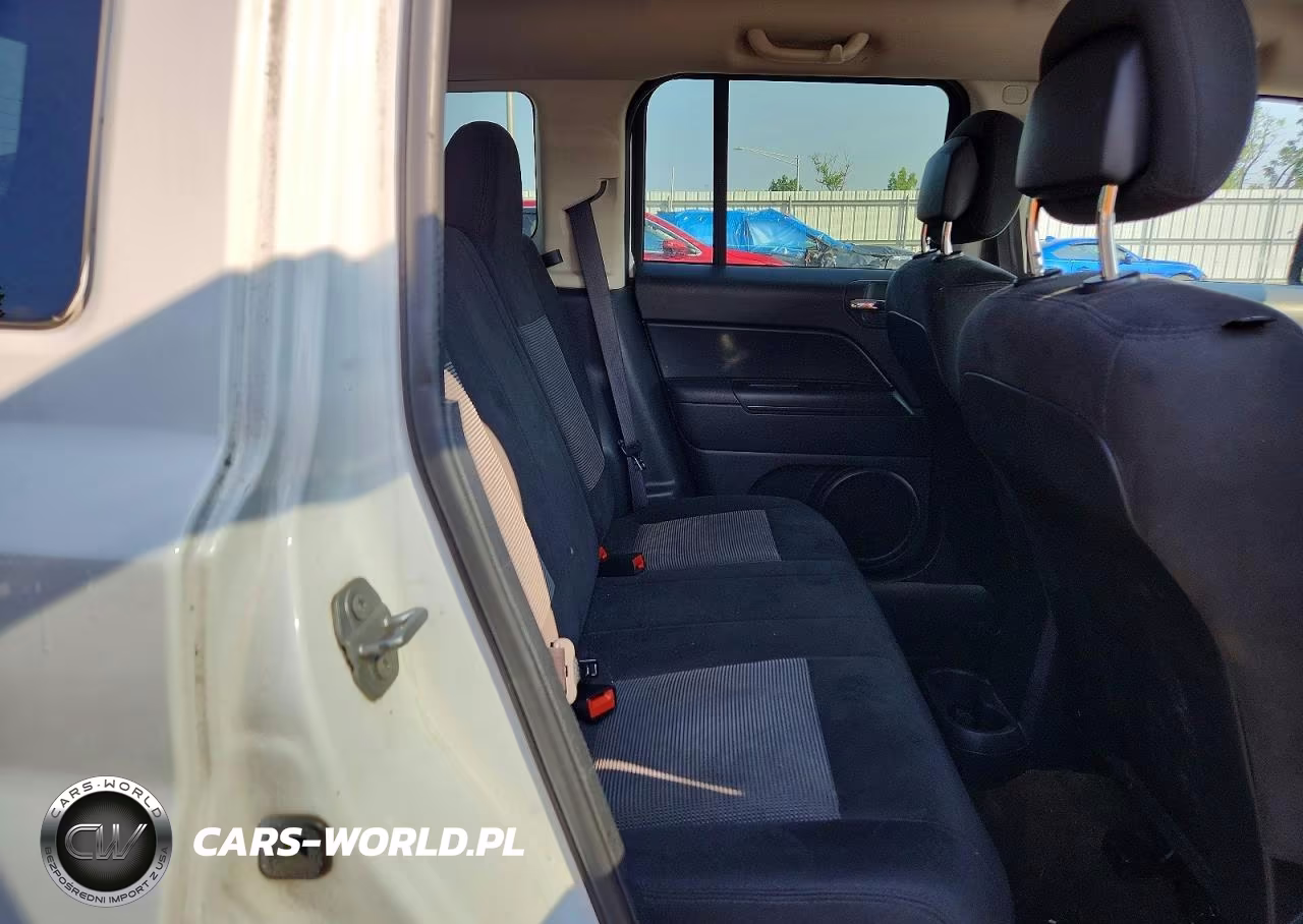 2016 Jeep Patriot Sport VIN:1C4NJPBB1GD770611 - 10