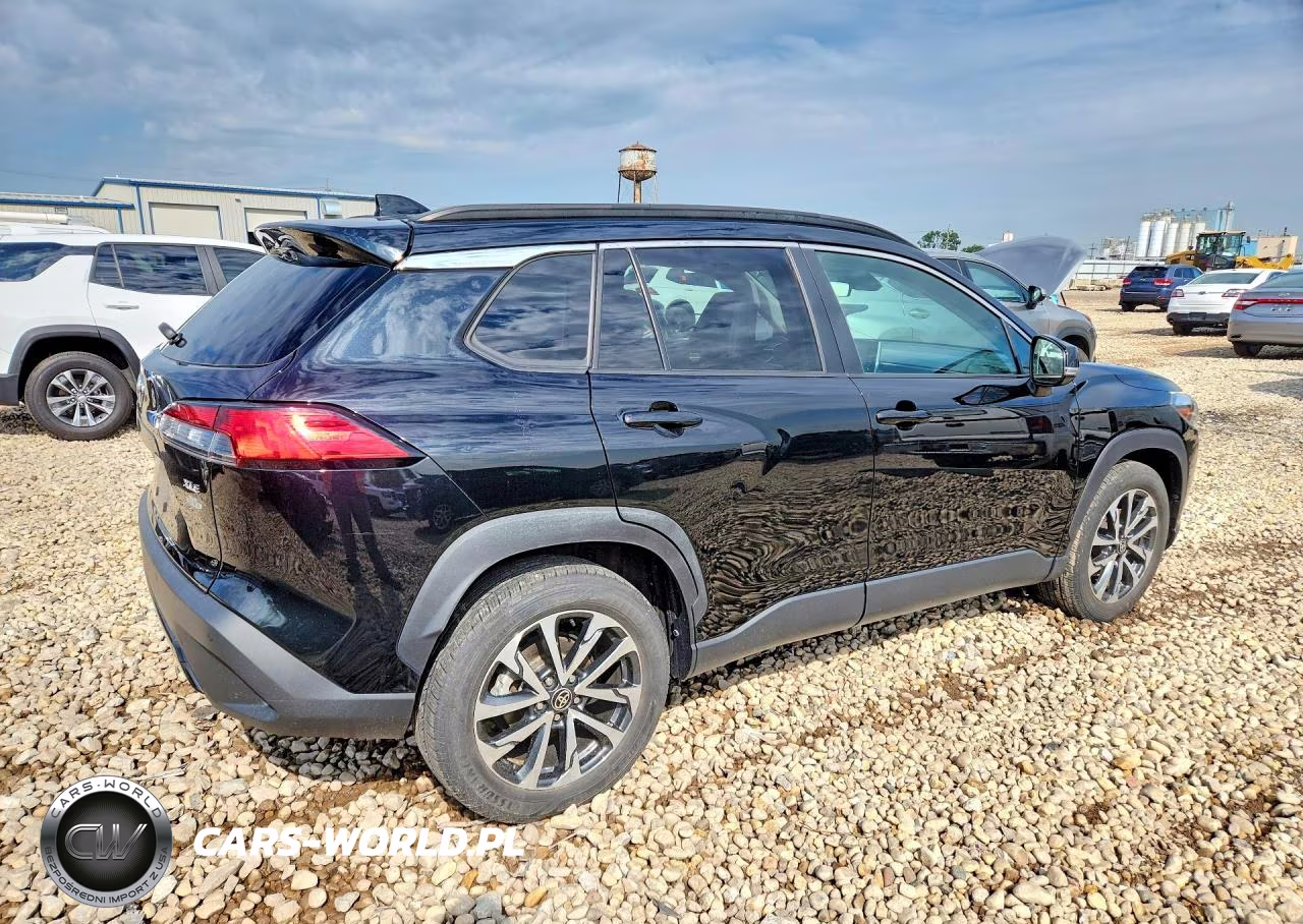 2022 Toyota Corolla Cross Xle VIN:7MUDAAAG2NV018171 - 3