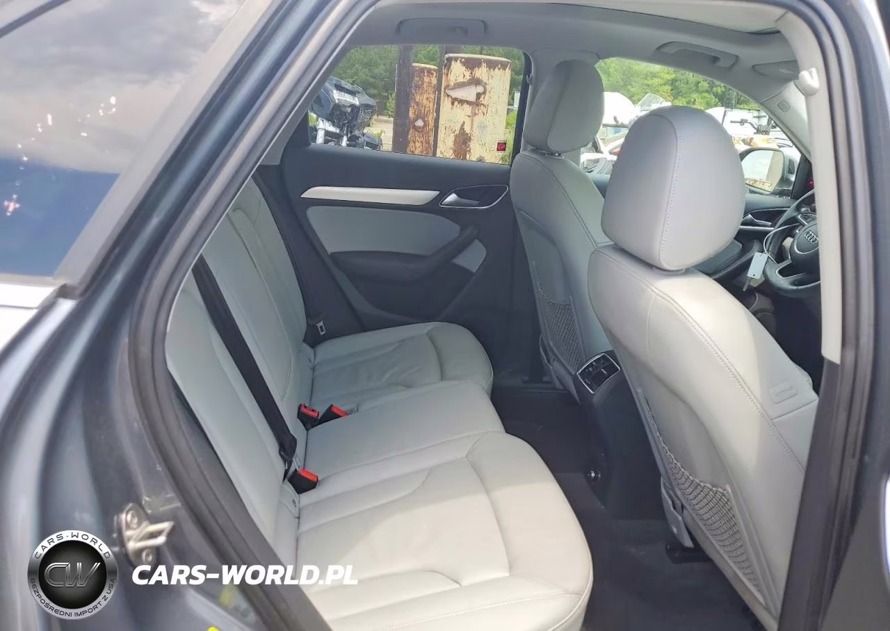 2015 Audi Q3 Premium Plus VIN:WA1EFCFS1FR008301 - 10