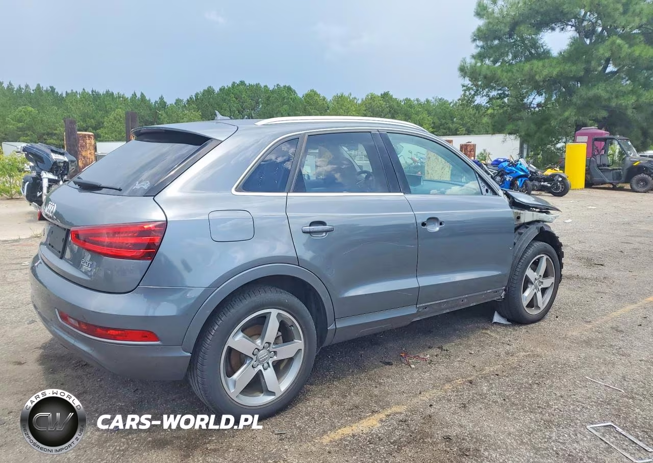 2015 Audi Q3 Premium Plus VIN:WA1EFCFS1FR008301 - 3