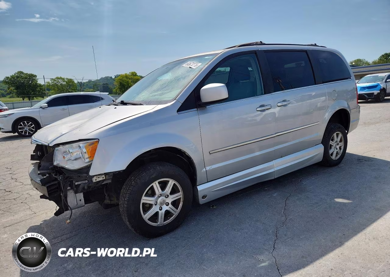 2010 Chrysler Town & Country Touring