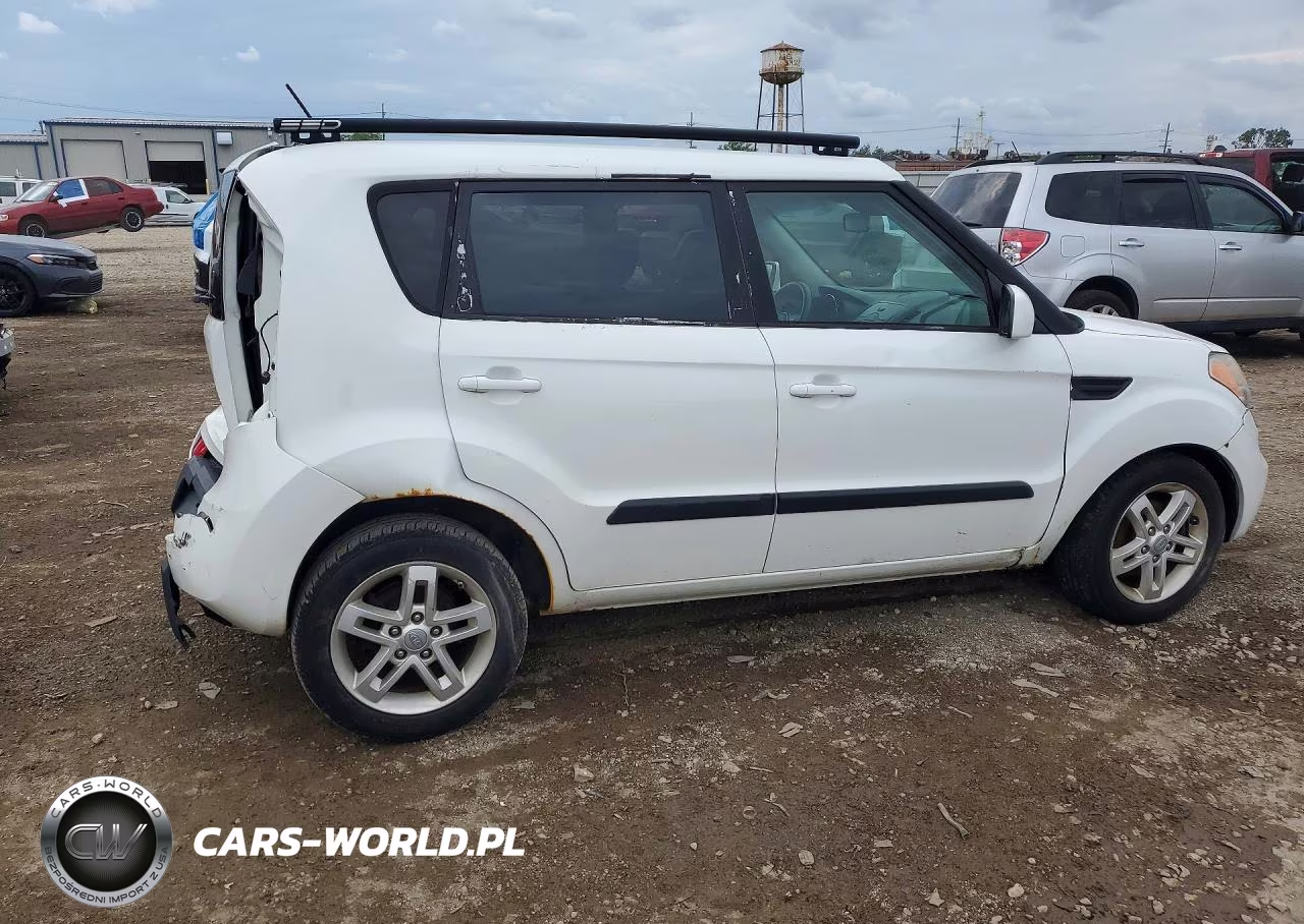 2011 Kia Soul + VIN:KNDJT2A29B7266716 - 3