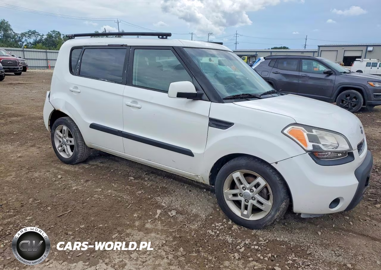 2011 Kia Soul + VIN:KNDJT2A29B7266716 - 4