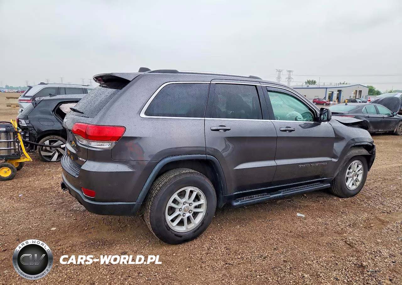 2019 Jeep Grand Cherokee Laredo VIN:1C4RJFAG0KC826321 - 3