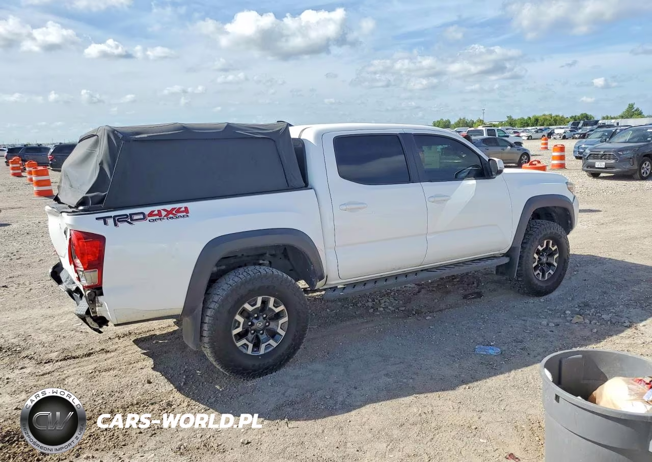 2017 Toyota Tacoma Trd Off-Road VIN:5TFCZ5AN1HX109726 - 3
