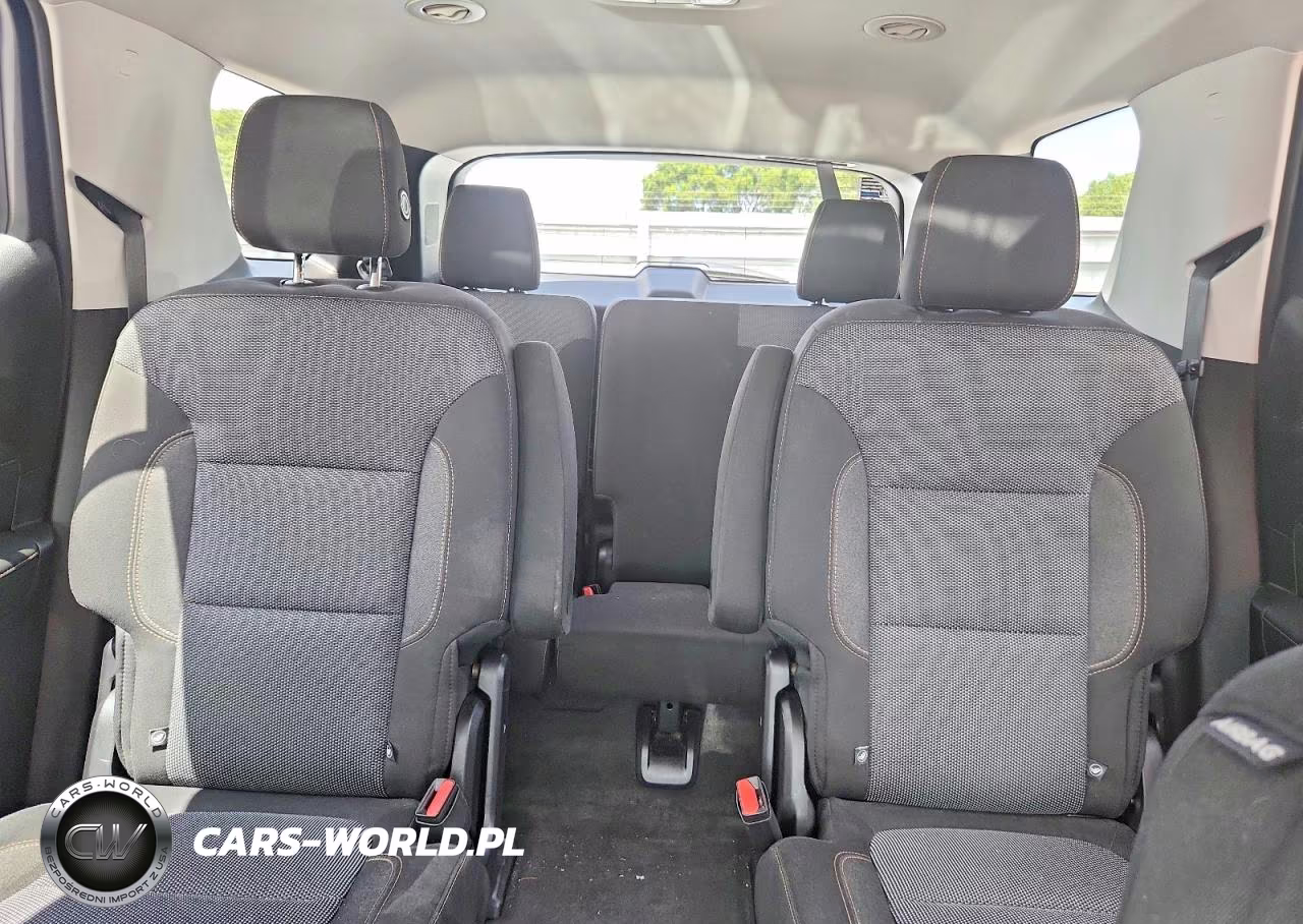 2018 Chevrolet Traverse Lt VIN:1GNERGKW2JJ232060 - 10
