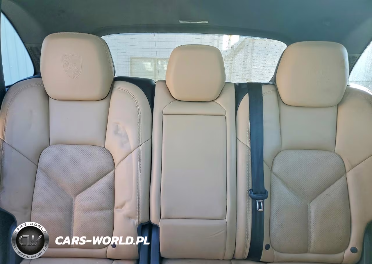 2016 Porsche Cayenne VIN:WP1AA2A28GLA04172 - 10