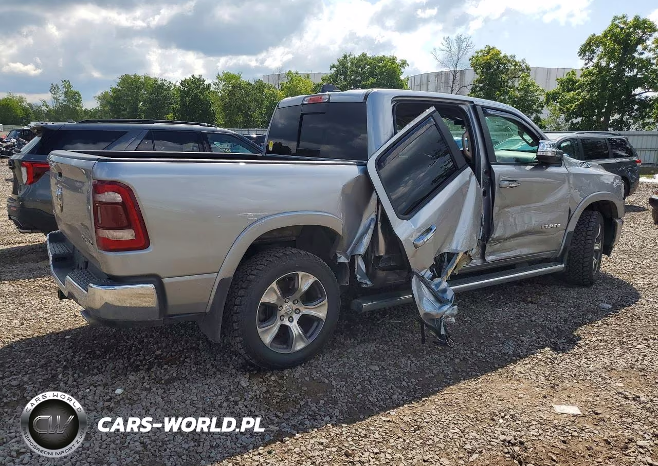 2019 Ram 1500 Laramie VIN:1C6SRFJT7KN536029 - 3